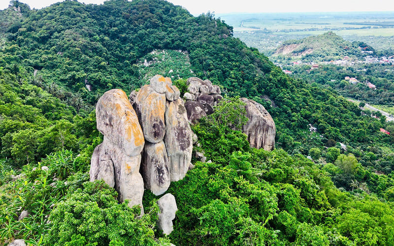Núi Dài Năm Giếng