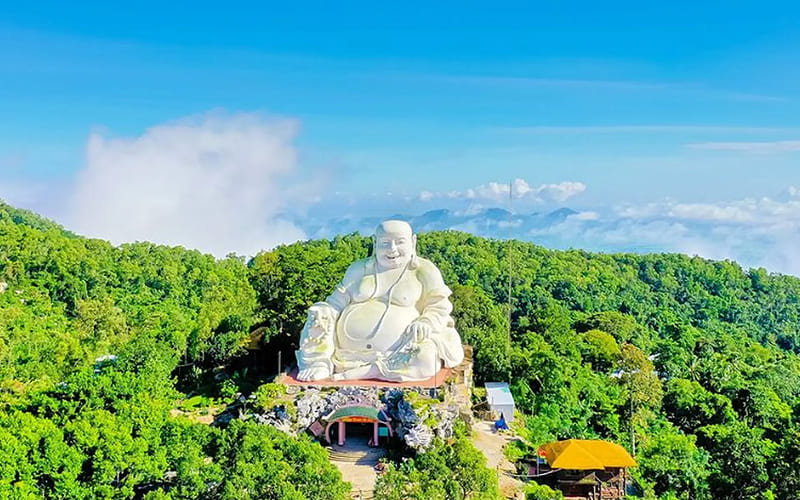 Núi Cấm
