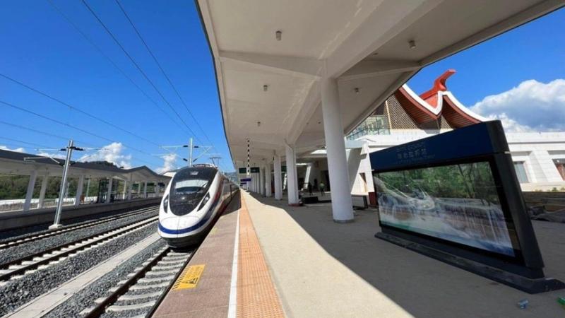 Trải nghiệm tàu cao tốc xuyên Vân Nam Trải nghiệm tàu cao tốc xuyên Vân Nam