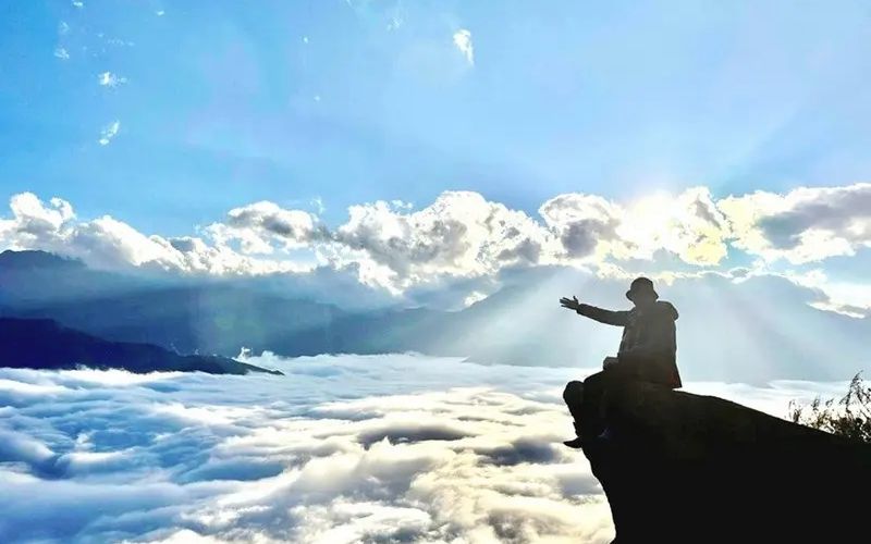 Y Tý sở hữu nhiều điểm săn mây đẹp nổi tiếng ở Tây Bắc