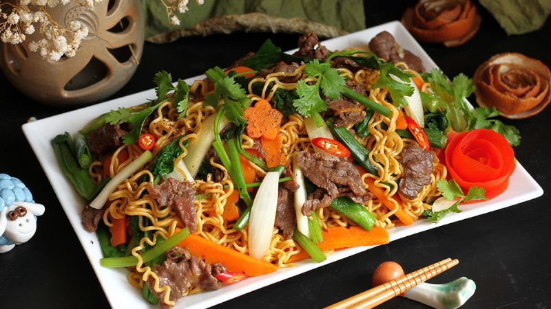 Mì xào bò