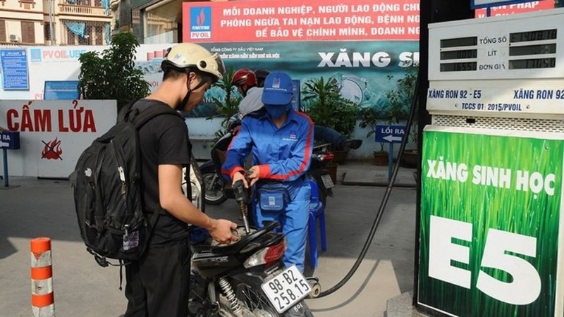 Các hãng khuyên dùng E5 cho xe đời mới, tránh E85 và không để xăng lâu quá 30 ngày