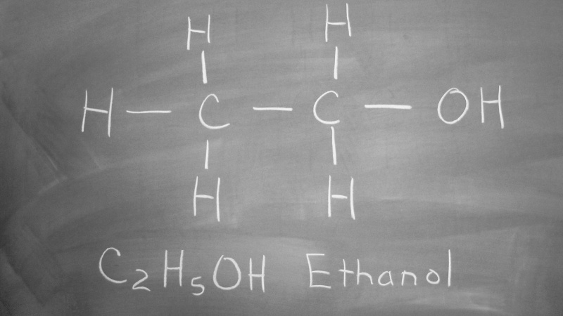 Nhiên liệu ethanol là cồn sinh học tái tạo từ nông sản, giảm phát thải và bảo vệ môi trường