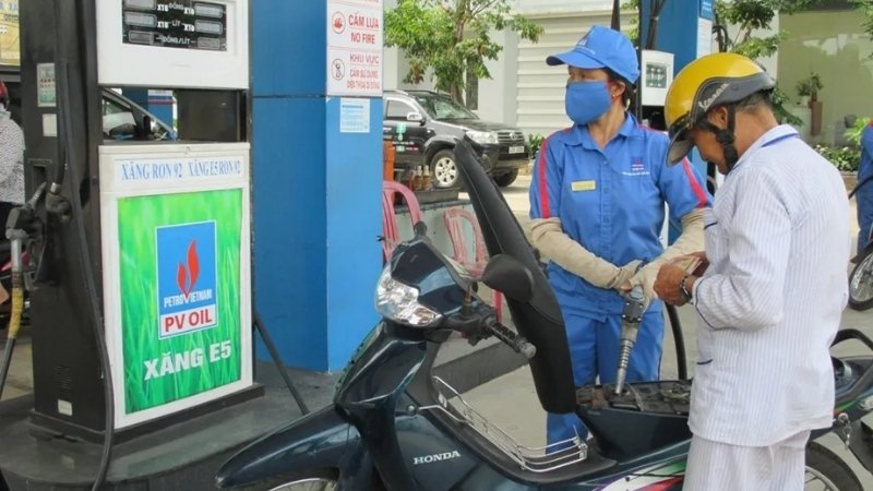 Xăng E5 hút ẩm gây phân tách pha, tạo nước làm hỏng động cơ nếu để lâu không vận hành