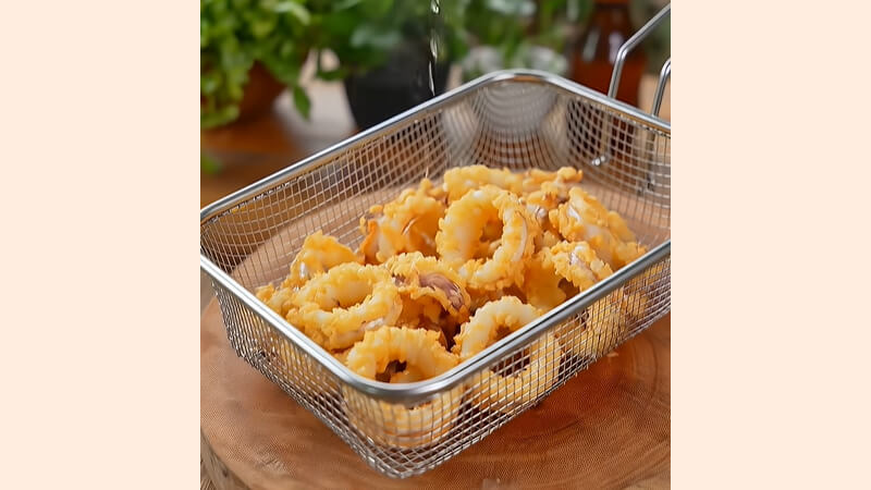 Thành phẩm món mực chiên xù