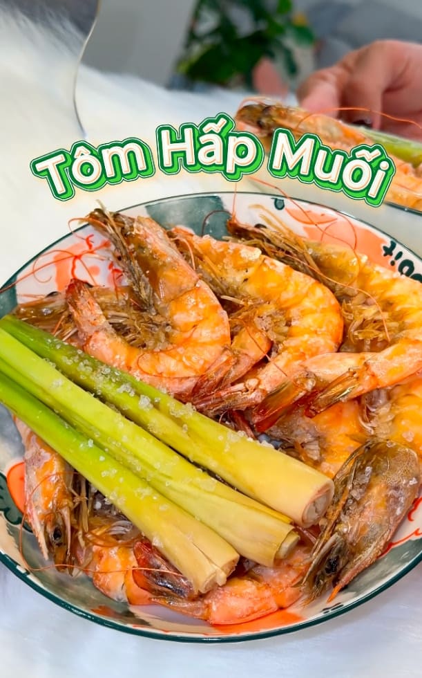 2 cách làm tôm hấp muối lạ miệng mà rất đưa cơm