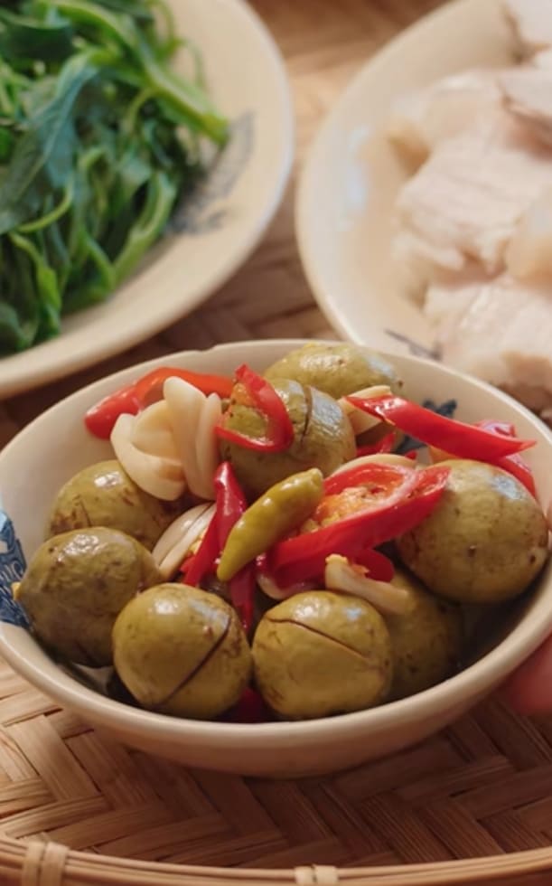 Bí quyết làm sấu ngâm mắm tỏi ớt giòn ngon mê ly cực dễ tại nhà