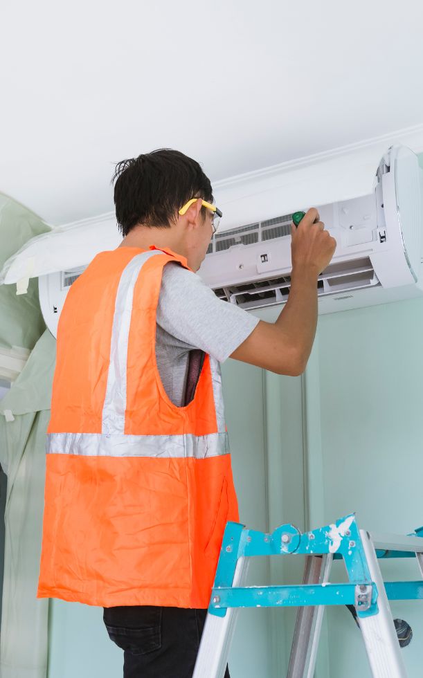 Tại sao máy lạnh bị chảy nước? Cách sửa điều hòa rò rỉ nước hiệu quả