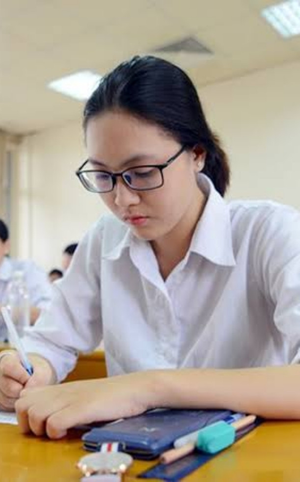 Điểm liệt thi tốt nghiệp 2026 là bao nhiêu? 4.98 có đậu tốt nghiệp không?