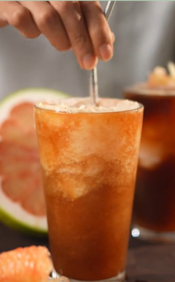 Thử làm cold brew bưởi lạ miệng, ít calo, tỉnh táo cả ngày