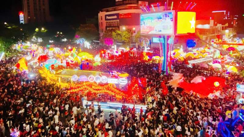 Lưu ý khi tham gia lễ hội đông người