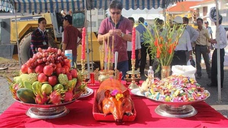 Gia chủ cần giữ không khí hòa thuận trong ngày động thổ