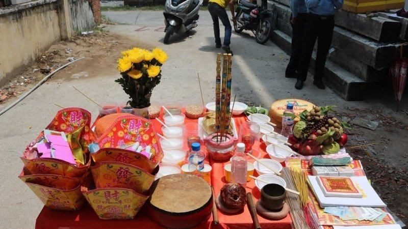 Không nên động thổ vào ngày xung tuổi gia chủ