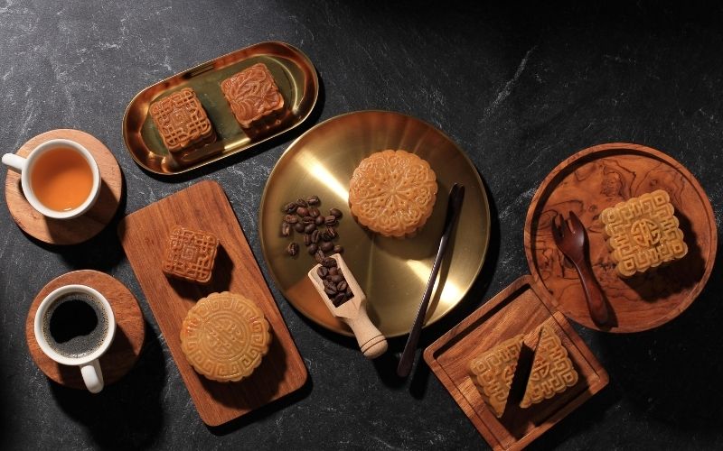 Hạn chế bánh nhiều thịt, trứng muối, nhiều đường và nhiều chất béo