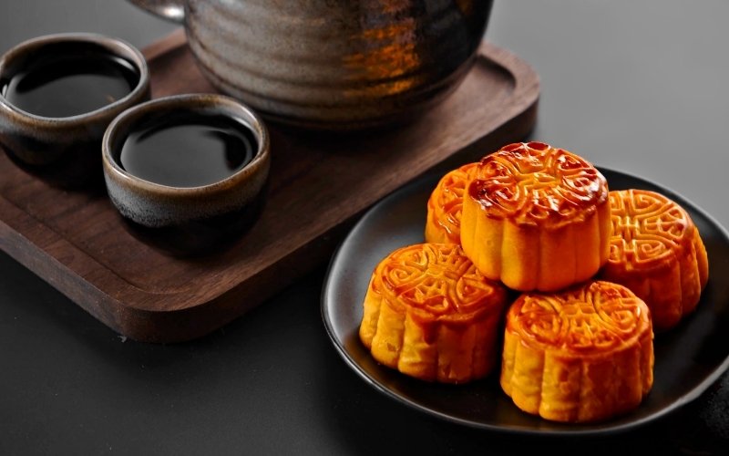 Người bị gout nên chọn bánh chay, ít đường hoặc bánh mini để kiểm soát calo
