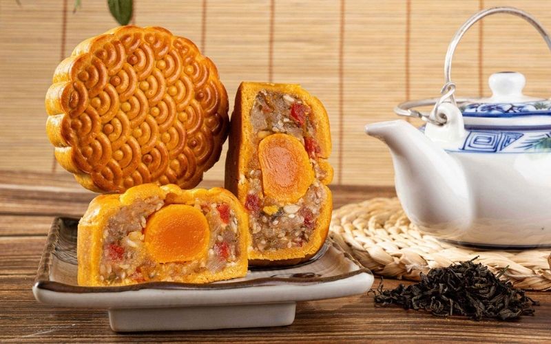 Người bị gan nhiễm mỡ hạn chế ăn bánh Trung Thu thập cẩm