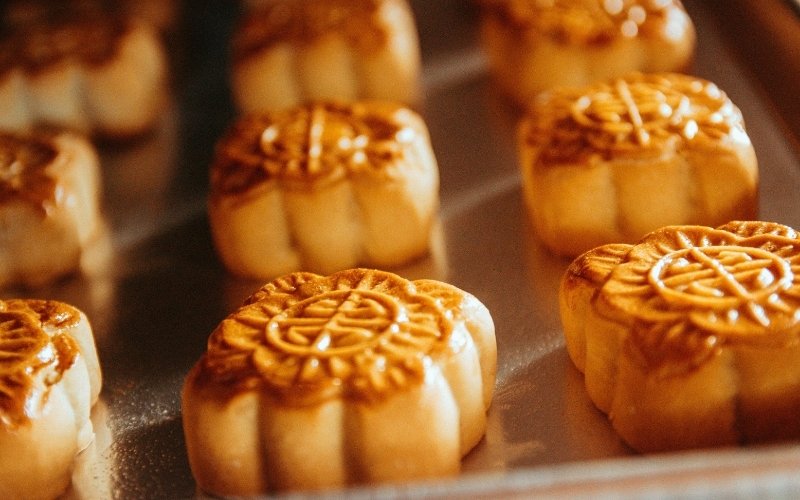 Chỉ nên ăn từ 1/8 đến 1/4 chiếc bánh mỗi ngày và hạn chế ăn nhiều lần