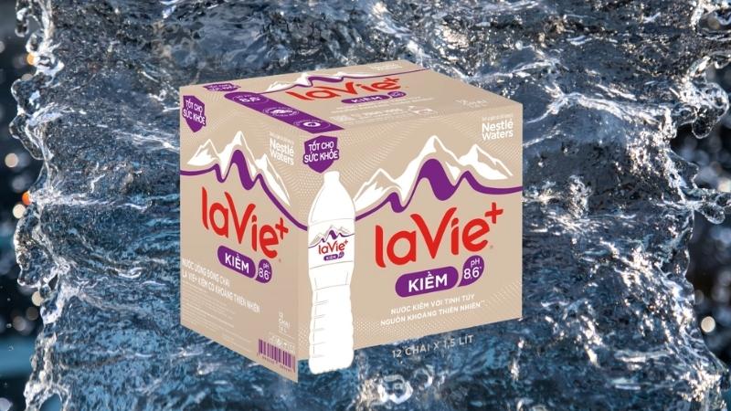 Bạn nên sử dụng nước khoáng kiềm La Vie đều đặn mỗi ngày