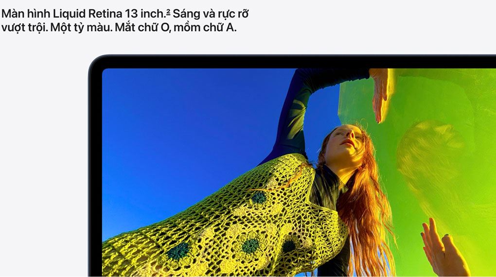 Trải nghiệm xem trên MacBook Neo trở nên sống động với màu sắc hài hòa và độ sáng ổn định