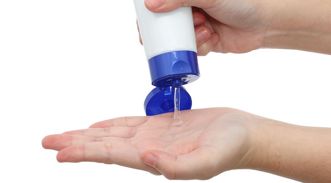 Gel rửa mặt Transino Clear Gel Wash giúp dưỡng ẩm, làm sạch