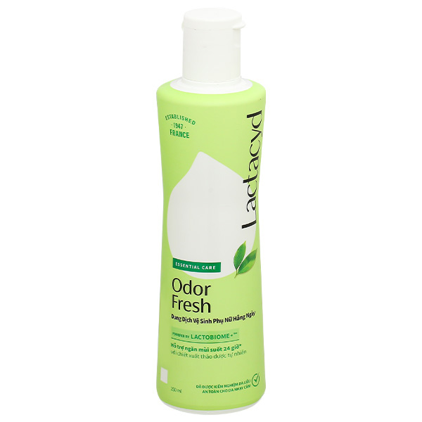 Dung dịch vệ sinh Lactacyd Odor Fresh lá trầu