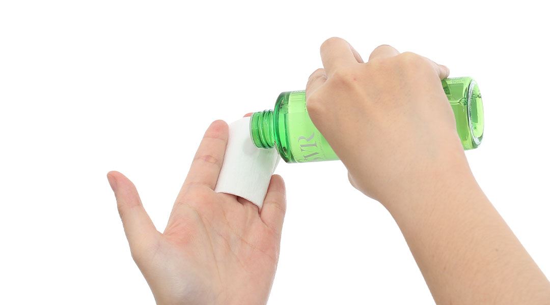 Nước tẩy trang SVR Sebiaclear Micro Peel cho da dầu, mụn