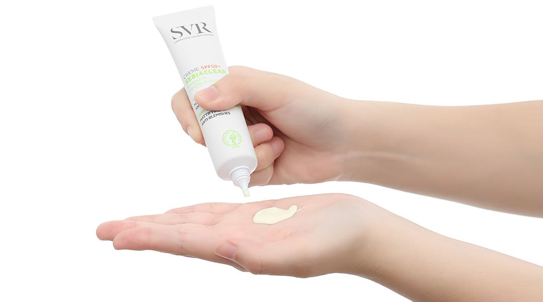 Kem chống nắng SVR Sebiaclear Creme SPF50+ làm sạch dầu, giảm mụn