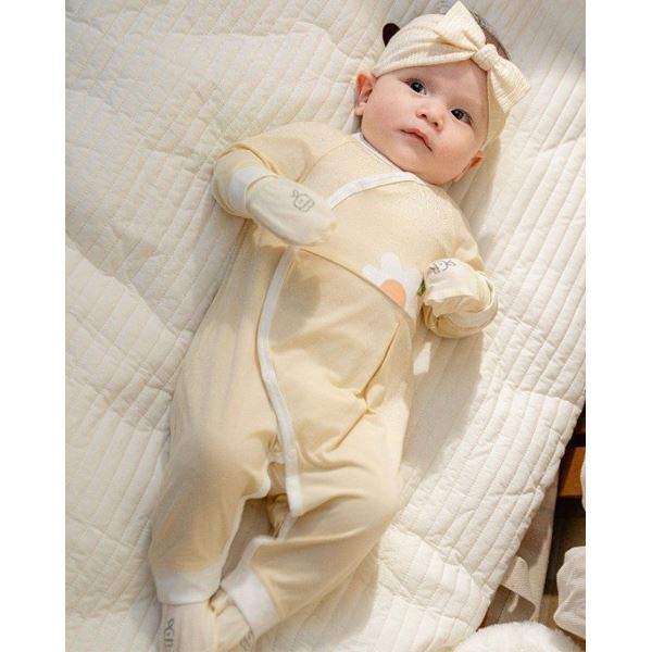 Bodysuit cài chéo La Pomme màu vàng mềm mại, an toàn, giá tốt - AVAKids.com
