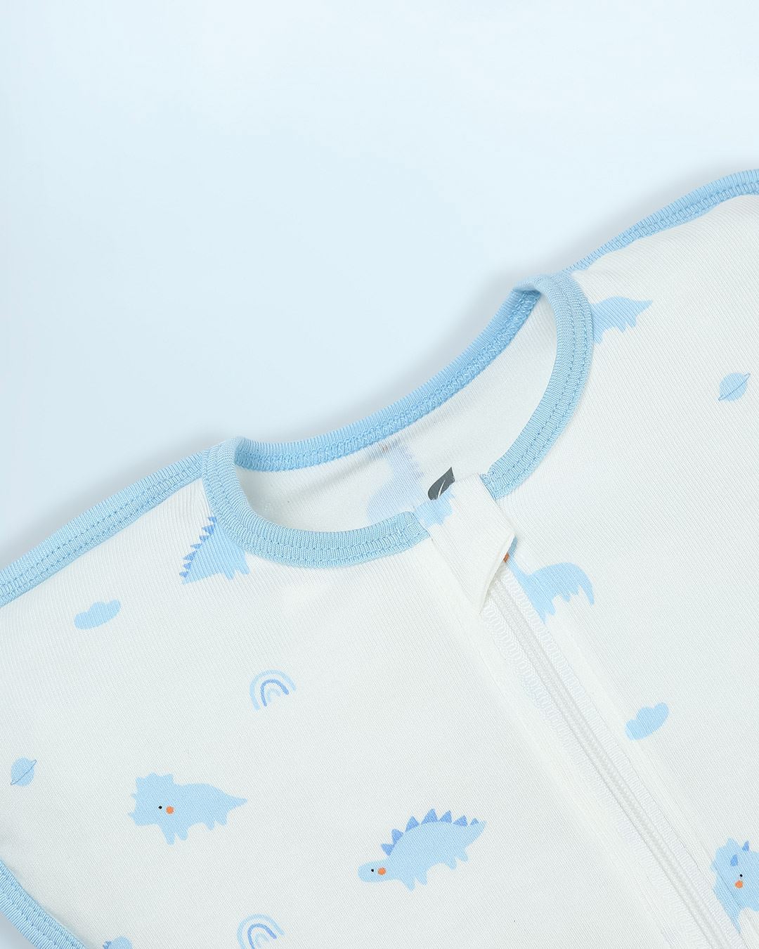 Nhộng chũn có khóa Lullaby NH756R 1 - 3 tháng màu trắng - hồng 9