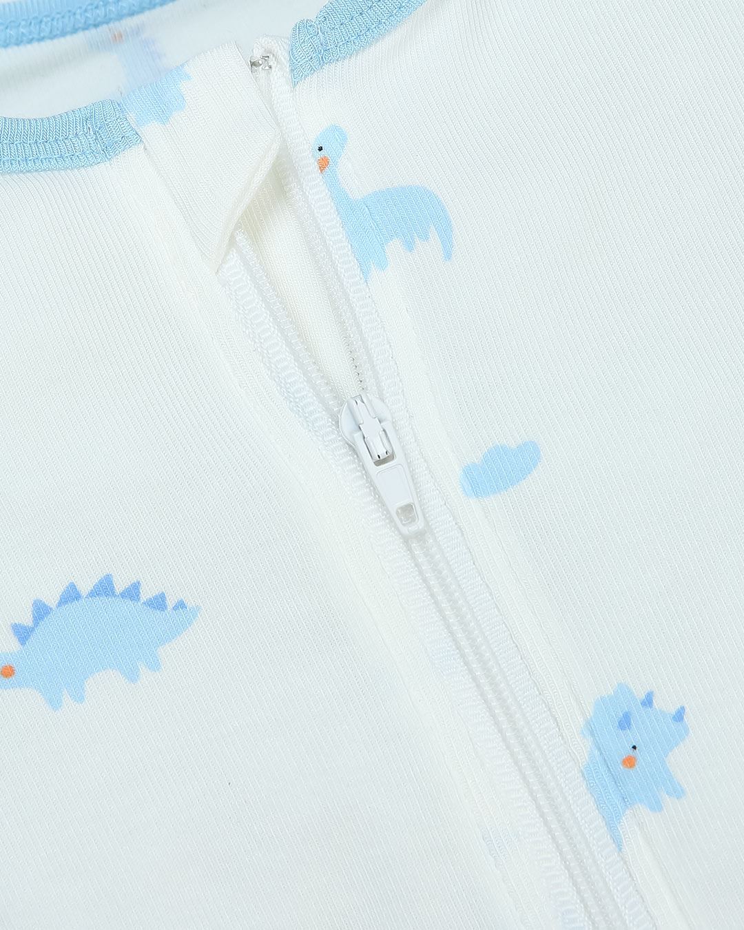 Nhộng chũn có khóa Lullaby NH756R 1 - 3 tháng màu trắng - hồng 10