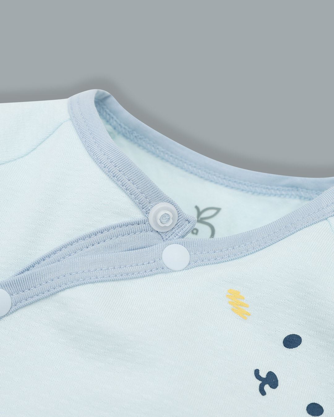 Bodysuit cài chéo tai thỏ xinh xắn La Pomme màu be 14