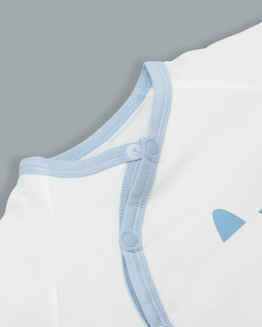 Bodysuit cài chéo La Pomme màu be 12