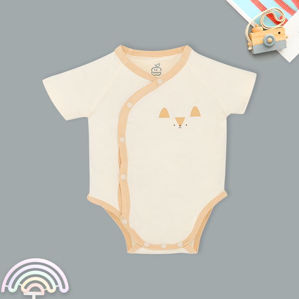 Bodysuit cài chéo màu be mềm mại, an toàn - AVAKids.com