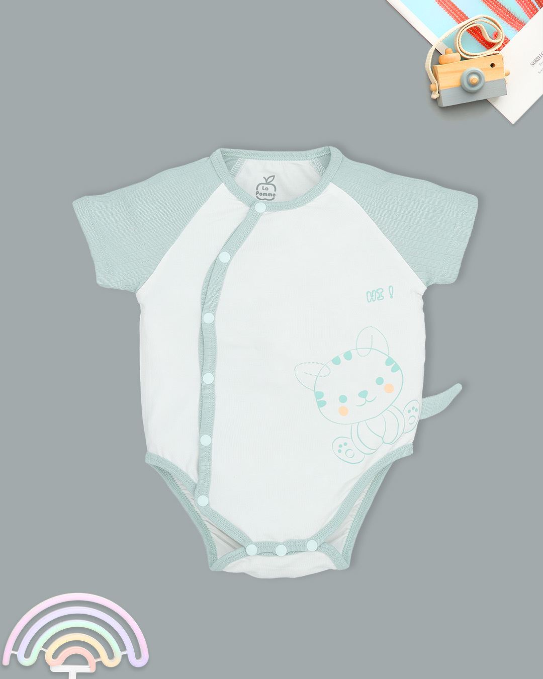 Bodysuit cài chéo xin chào người bạn đáng yêu La Pomme màu trắng - hồng 10