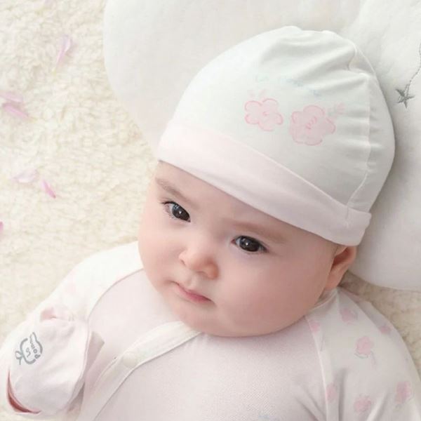 Nón cho trẻ sơ sinh họa tiết La Pomme trắng hồng in hình - AVAKids.com