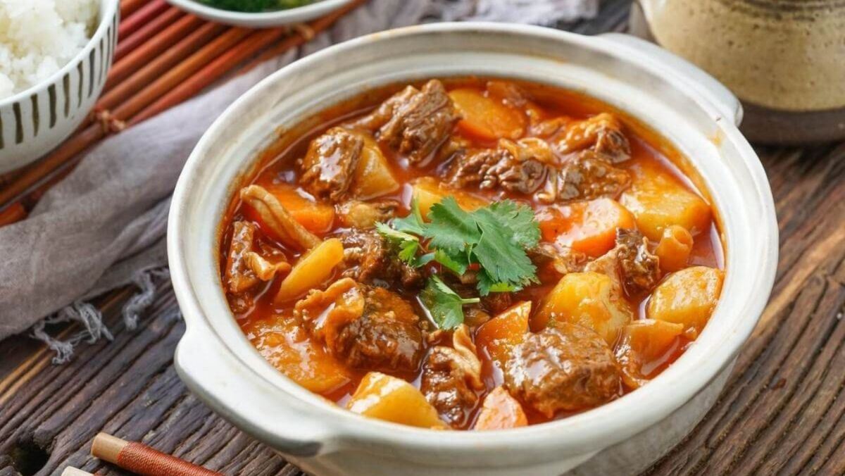 Gân bò sốt vang