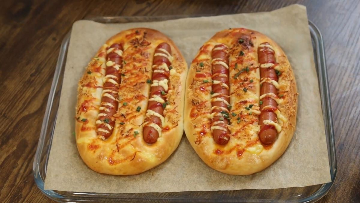 Cách làm bánh mì xúc xích chà bông