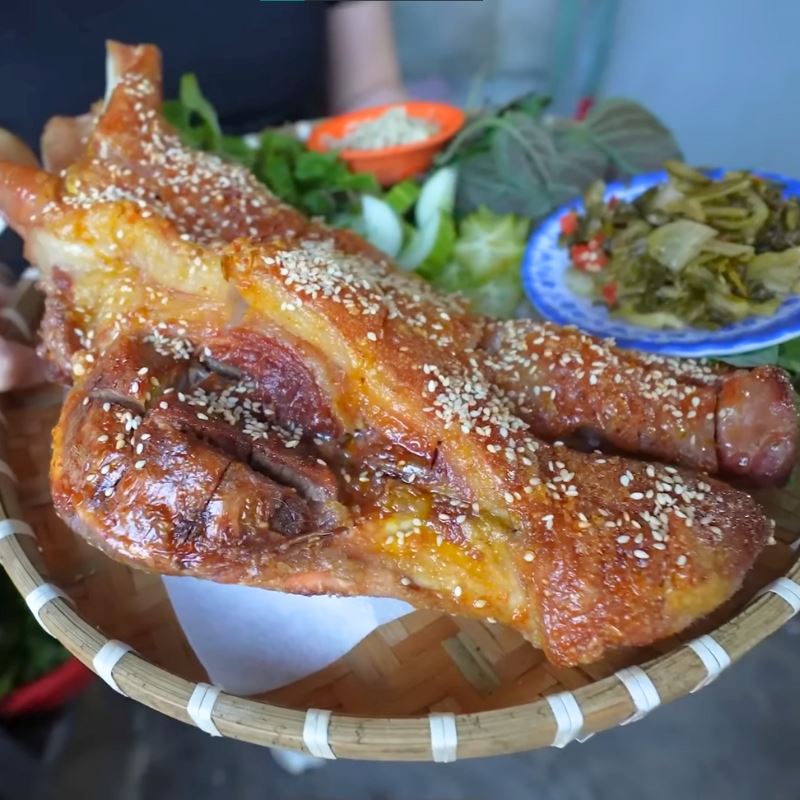 Cách làm má heo nướng da giòn nổ bì ngon sần sật bằng nồi chiên không dầu