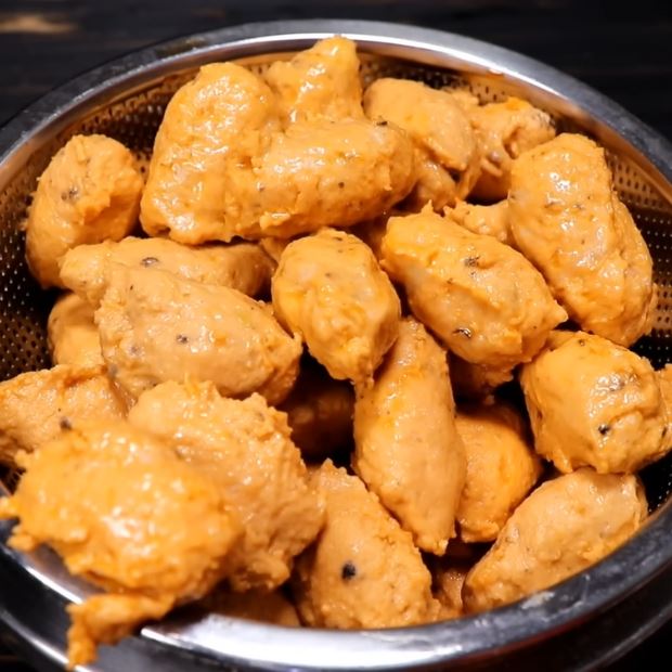 Cách làm chả cua Huế để chiên, nấu bún bò, nấu canh... bằng máy xay và nồi
