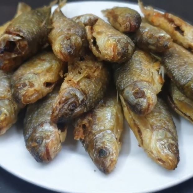 Cách làm món cá suối chiên giòn độc lạ cho bữa cơm dân dã với chảo nhôm