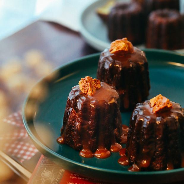 Cách làm bánh Canele Pháp thơm ngon đơn giản bằng lò nướng thùng