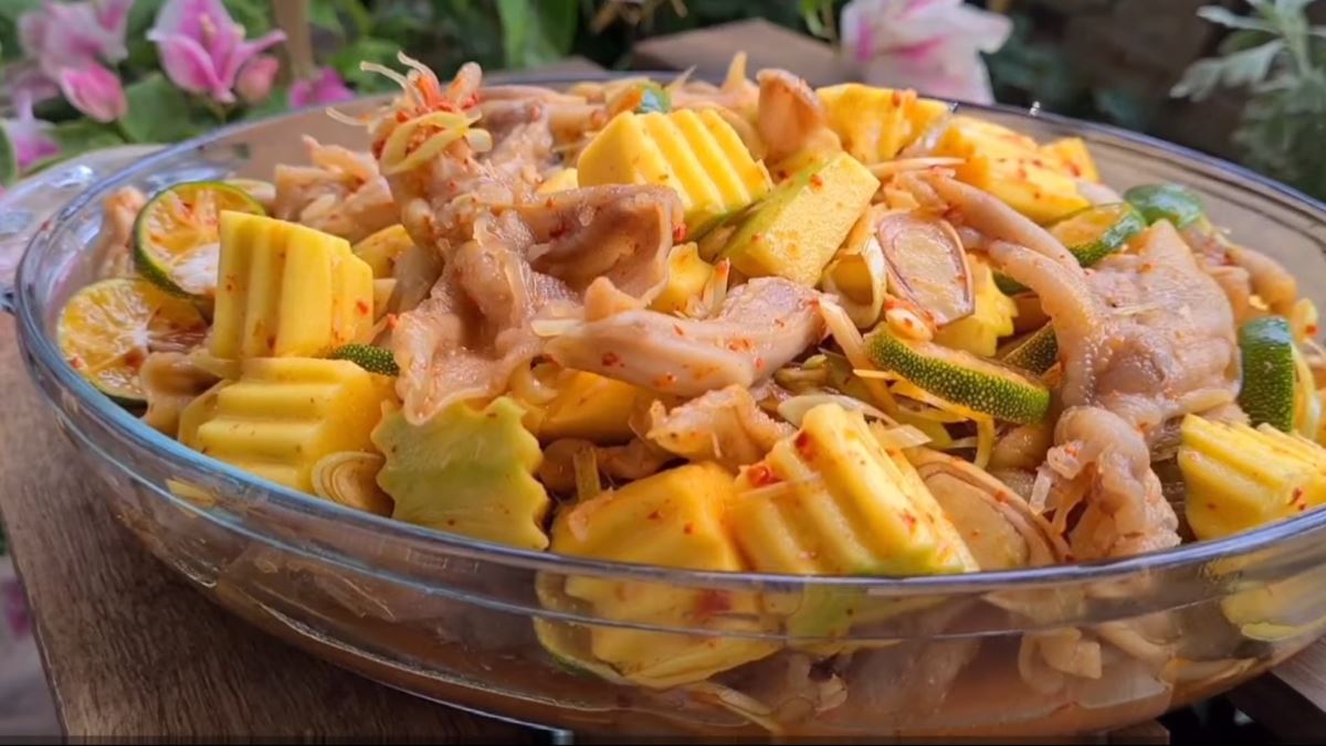 Cách làm chân vịt sốt thái