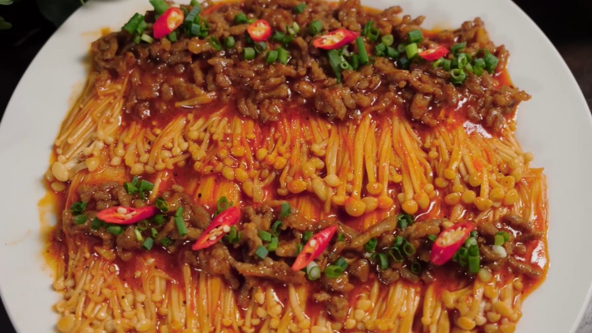 Cách làm nấm kim châm sốt cay