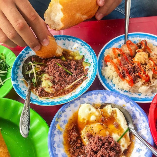 Cách làm bánh mì chấm pate ăn sáng nhanh chóng bằng chảo chống dính