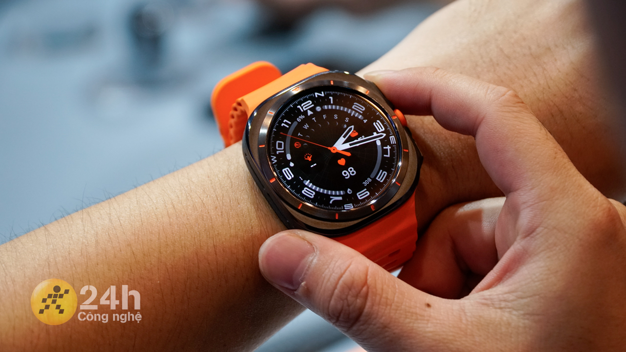 Ưu thế thiết kế Galaxy Watch Ultra cũng chính là điểm đáng mua nhất