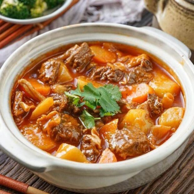 Cách nấu gân bò sốt vang giòn ngon đậm đà bằng nồi inox