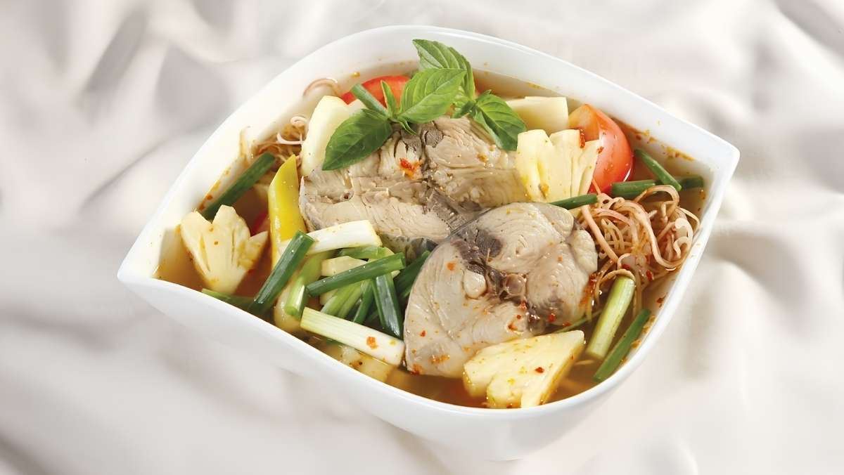 Cá ngừ nấu canh chua
