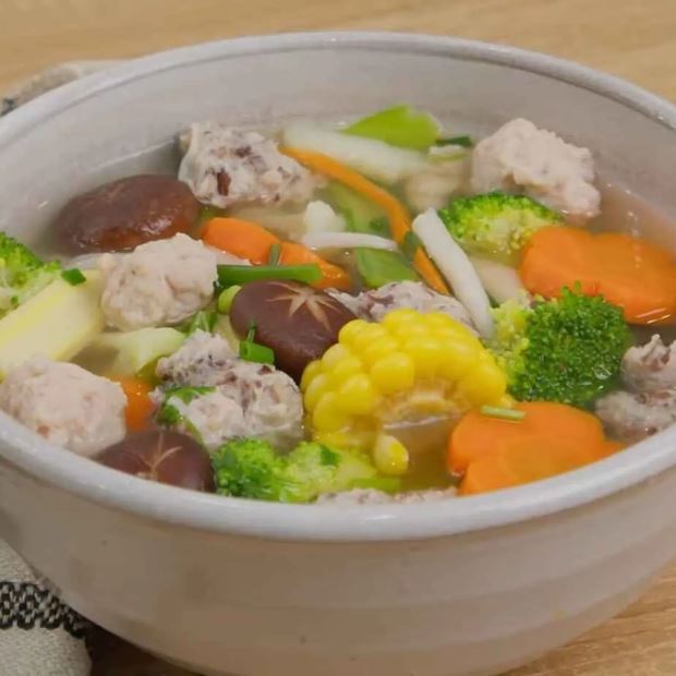 Nước luộc gà nấu canh gì ngon? Gợi ý các món canh hấp dẫn với nước luộc gà