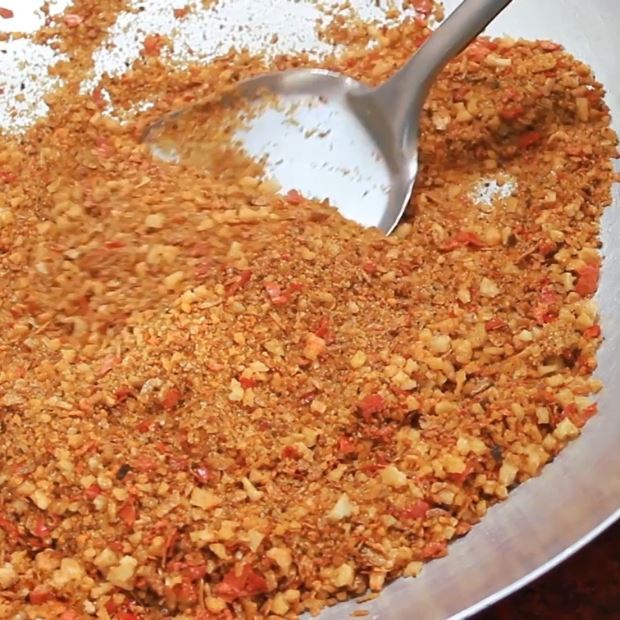 Cách làm muối chấm xoài, chấm trái cây cực thơm ngon cho các tín đồ ăn vặt