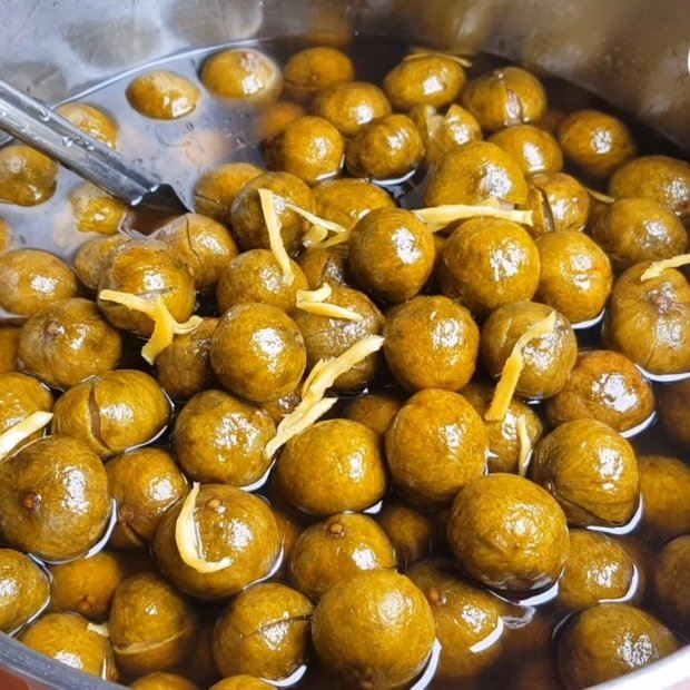 Bí quyết làm sấu ngâm chua ngọt giòn ngon, không nổi váng để được cả năm